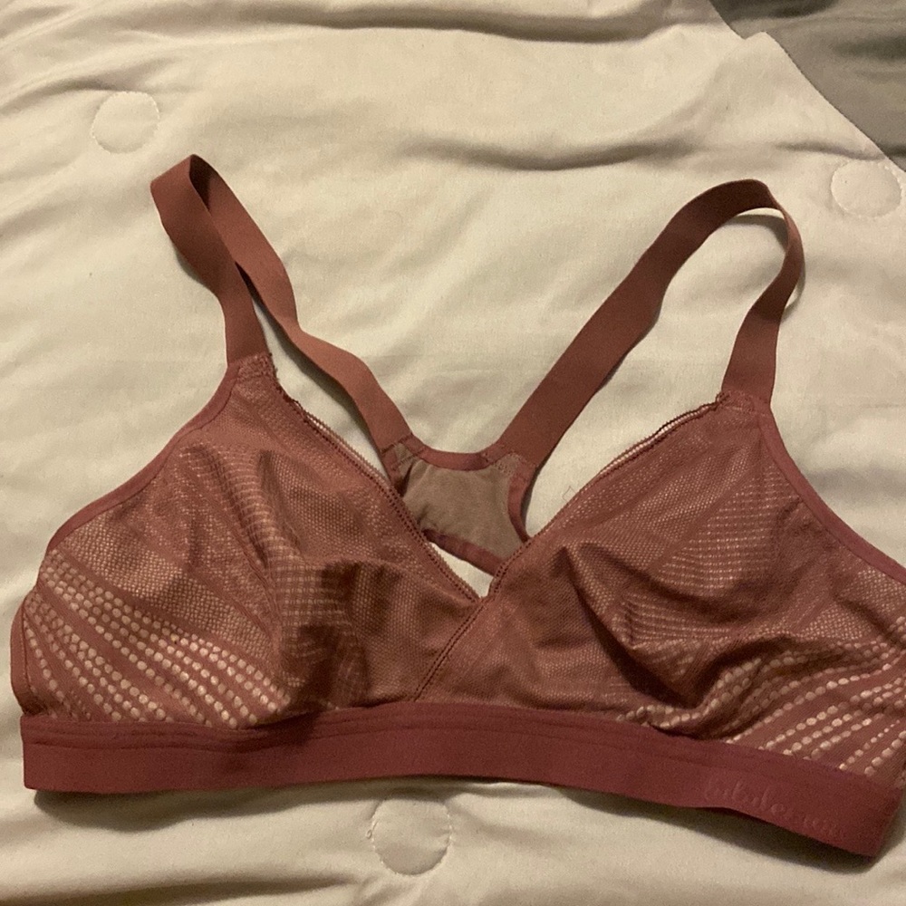 Lululemons sports bra 36c